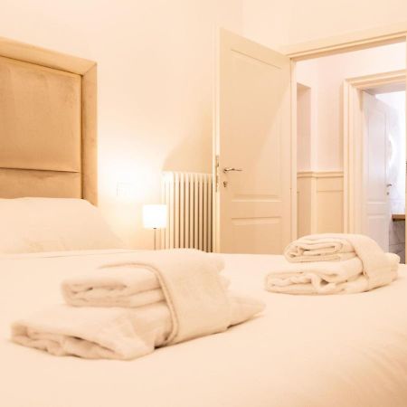 The Best Rent - Elegant Five-Bedrooms Apartment Near Colosseo Rome Buitenkant foto