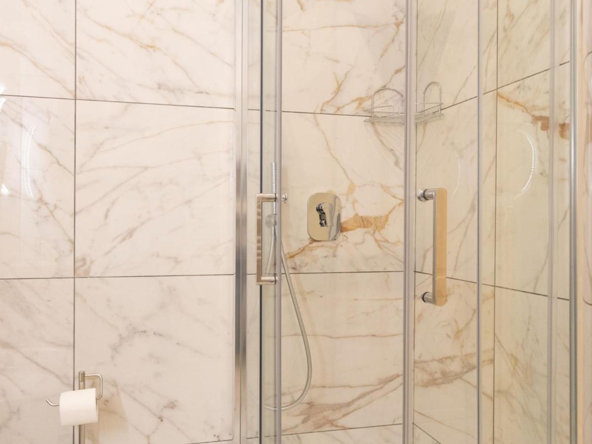 The Best Rent - Elegant Five-Bedrooms Apartment Near Colosseo Rome Buitenkant foto