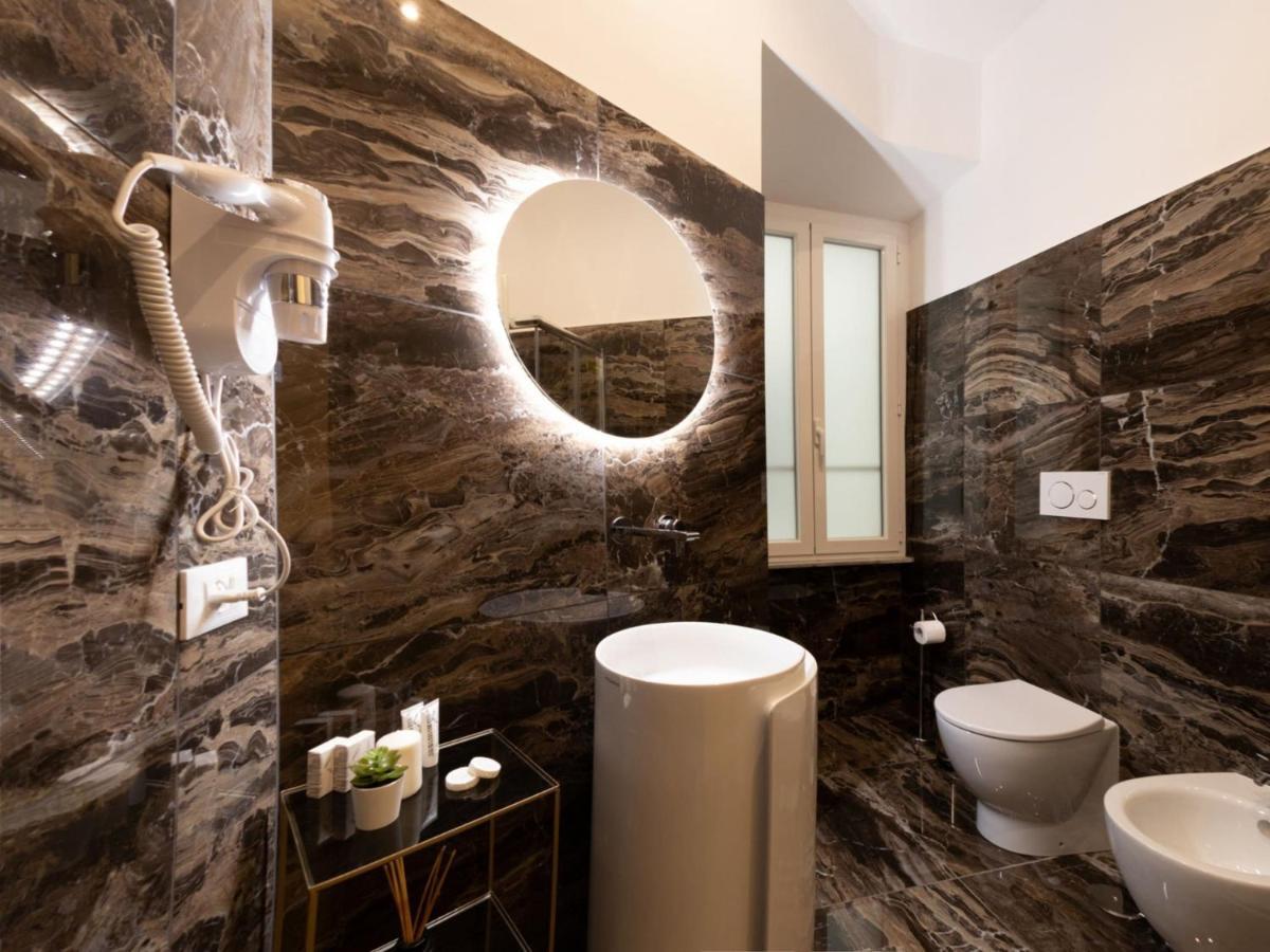 The Best Rent - Elegant Five-Bedrooms Apartment Near Colosseo Rome Buitenkant foto