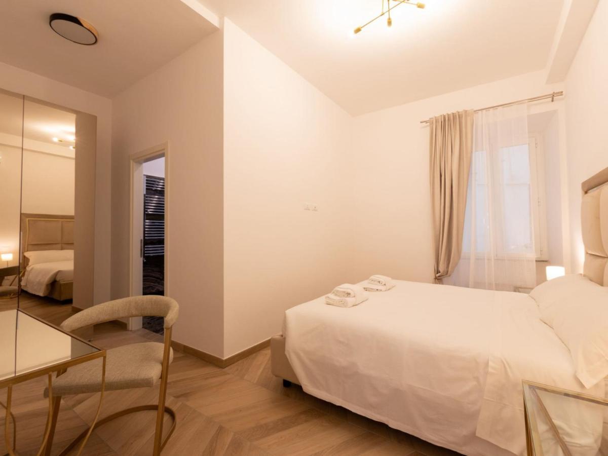 The Best Rent - Elegant Five-Bedrooms Apartment Near Colosseo Rome Buitenkant foto