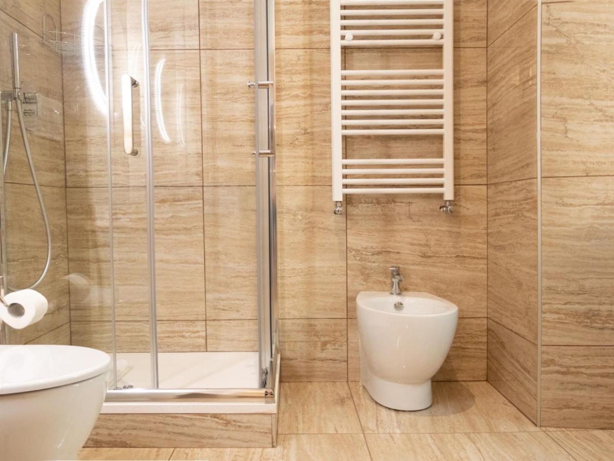 The Best Rent - Elegant Five-Bedrooms Apartment Near Colosseo Rome Buitenkant foto