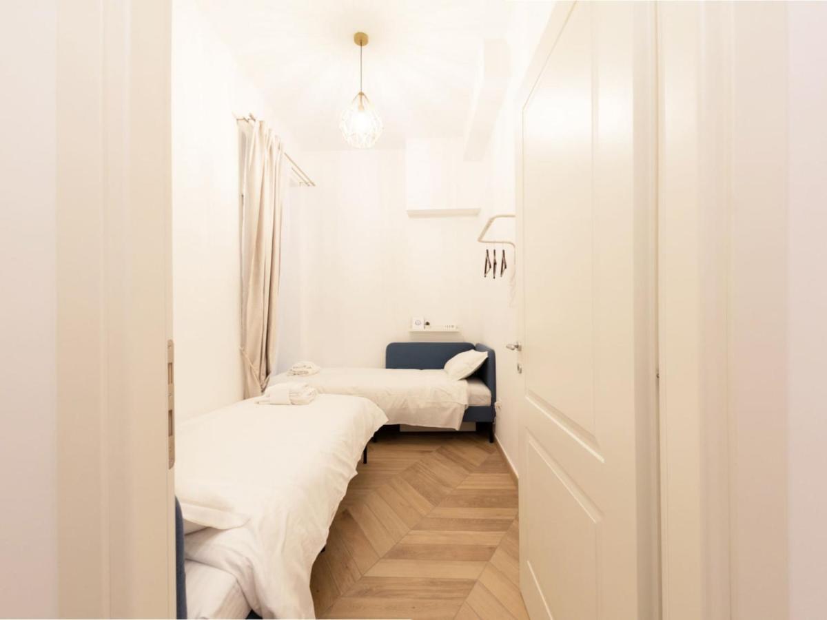 The Best Rent - Elegant Five-Bedrooms Apartment Near Colosseo Rome Buitenkant foto