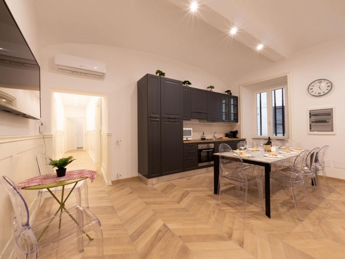 The Best Rent - Elegant Five-Bedrooms Apartment Near Colosseo Rome Buitenkant foto