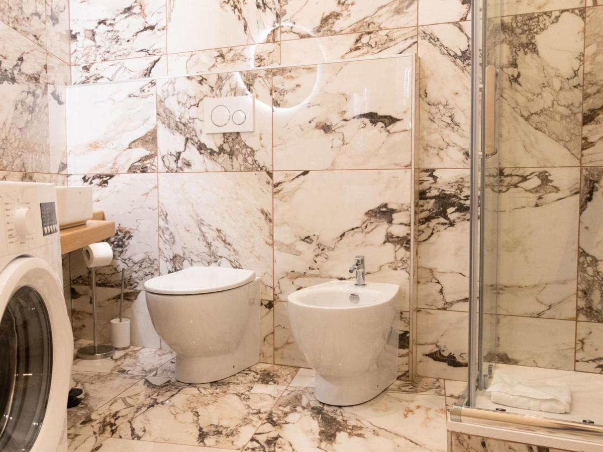 The Best Rent - Elegant Five-Bedrooms Apartment Near Colosseo Rome Buitenkant foto