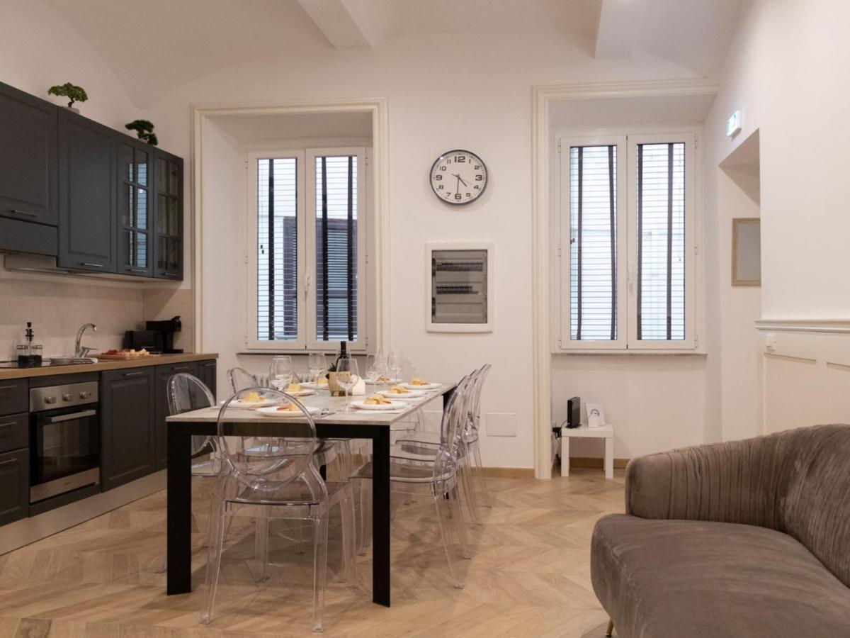 The Best Rent - Elegant Five-Bedrooms Apartment Near Colosseo Rome Buitenkant foto