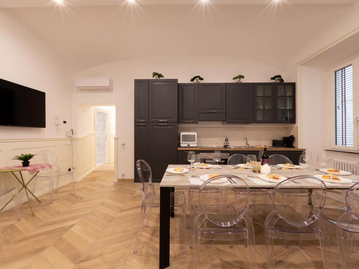 The Best Rent - Elegant Five-Bedrooms Apartment Near Colosseo Rome Buitenkant foto